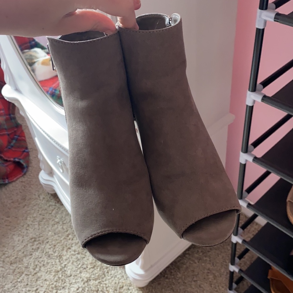 Floral heel open toe boots - Picture 2 of 3